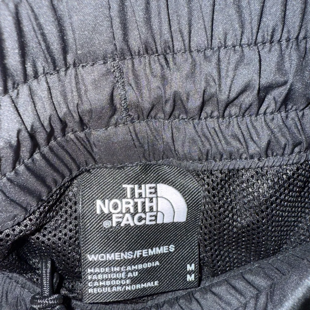 The North Face Women’s Black Hydrenaline Pant - Picture 8 of 8